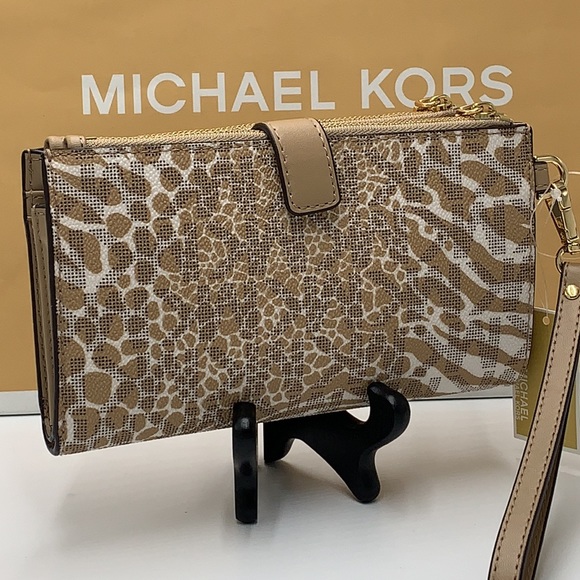 MICHAEL KORS LARGE DOUBLE ZIP WRISTLET WALLET CAMEL MULTI COLOR - Picture 3 of 13